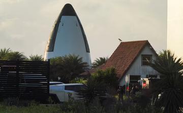 马斯克预测到2030年SpaceX年收入将超过1万亿美元