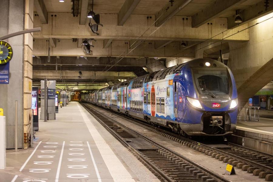 Paris–Clermont train arrives after nearly eight-hour delay, passengers compensated