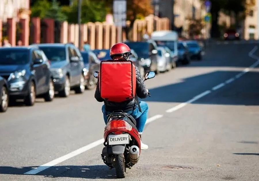     Travailleurs des plateformes : l’UMT réclame une réforme urgente du cadre légal marocain