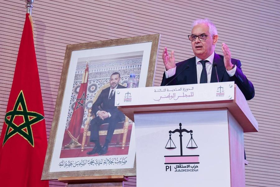 بركة: شراء هاتف محمول لا يجب أن يوقف الدعم المباشر