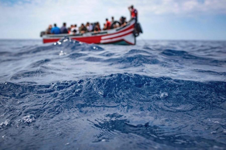 إحباط محاولة للهجرة السرية لـ 80 شخصا بالحسيمة