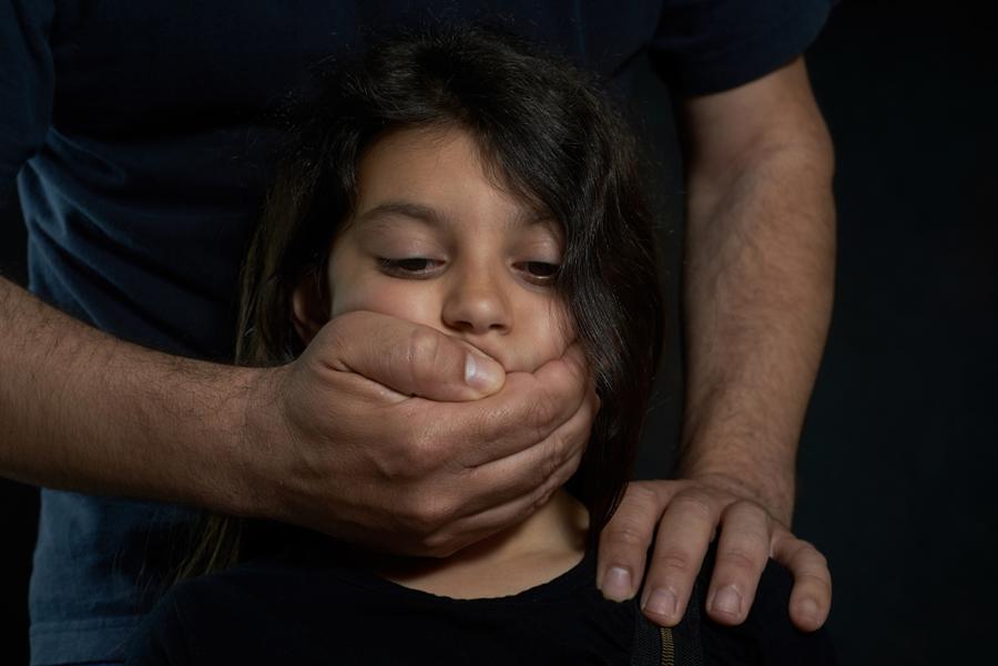 أمن الرباط يوقف متورطا في الإحتجاز والإعتداء على طفلة