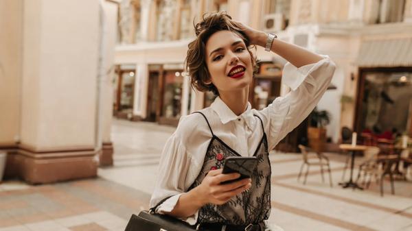 Shixie Mania : La coupe de cheveux qui marquera le printemps-été 2025