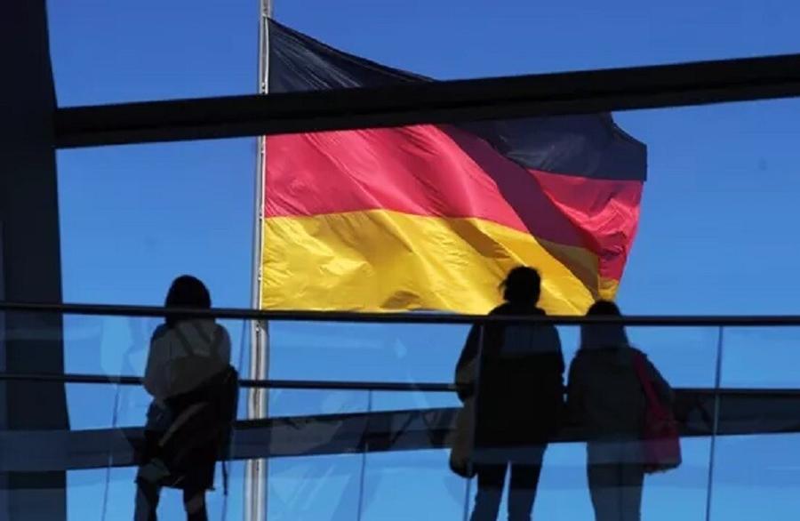 Germany faces AAA credit rating risk amid rising debt and weak growth