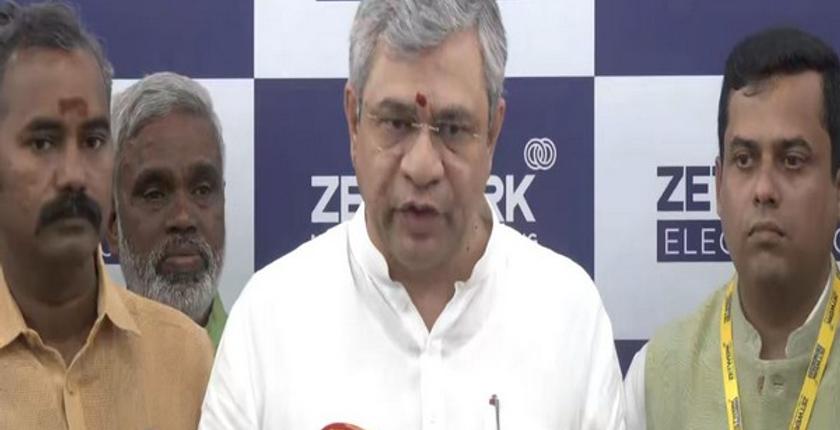 अश्विनी वैष्णव ने इलेक्ट्रॉनिक्स को भारत का दूसरा सबसे बड़ा निर्यात बनाने में राज्यों की भूमिका को स्वीकार किया