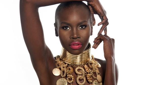 De Milan à New York, Alek Wek magnétise les podiums