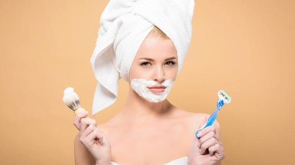 La recette naturelle pour dire adieu aux poils fins du visage