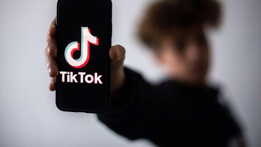 France : un rapport parlementaire unanime alerte sur les effets de TikTok chez les mineurs