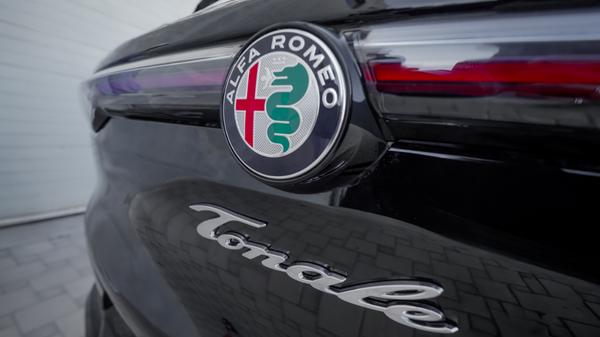 Quand la nuit inspire l’automobile : Alfa Romeo dévoile la Tonale « Leil »