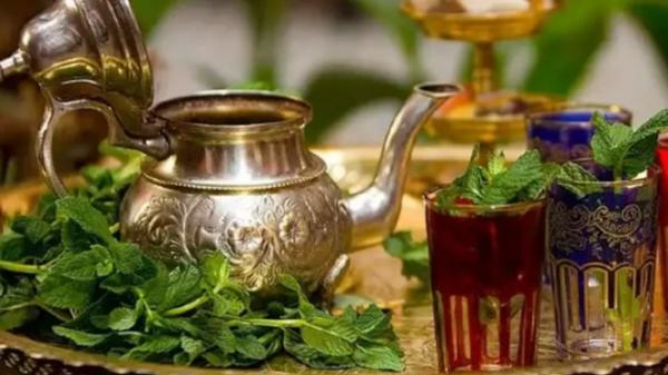 Le thé marocain revisité : traditions et innovations