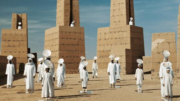 "Paraboles, une odyssée hertzienne" par Hiba Baddou