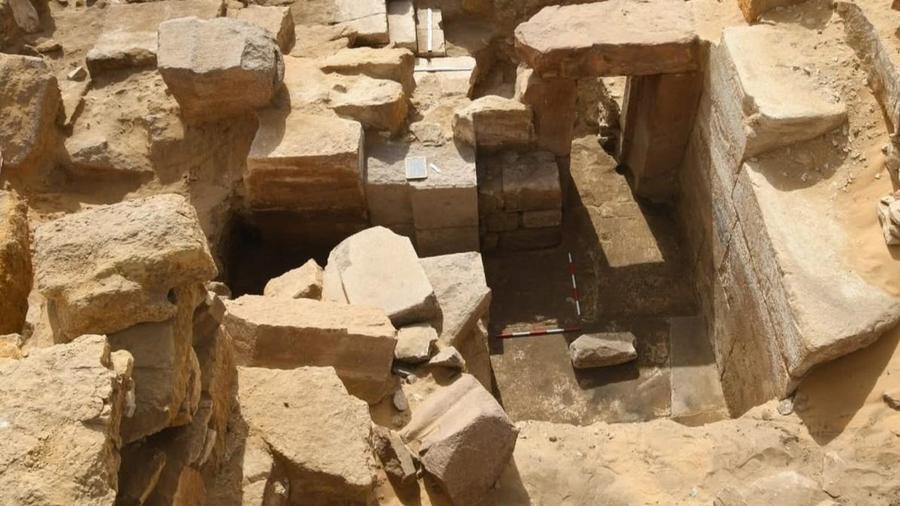 Égypte antique : Le temple solaire du roi Niouserrê refait surface à Abousir