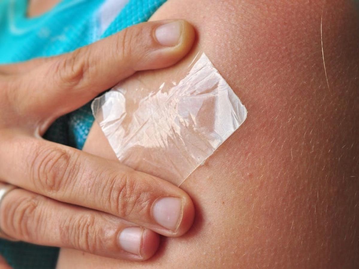 Les patchs vitaminés : la nouvelle obsession beauté… mais tiennent-ils vraiment leurs promesses ?