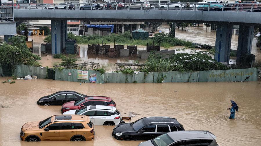 Vietnam : des pluies diluviennes font au moins 16 morts, des milliers de maisons sous l’eau
