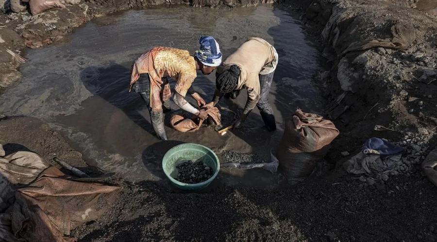 Drame à Kalando : un effondrement meurtrier ravive les inquiétudes dans les mines de cobalt