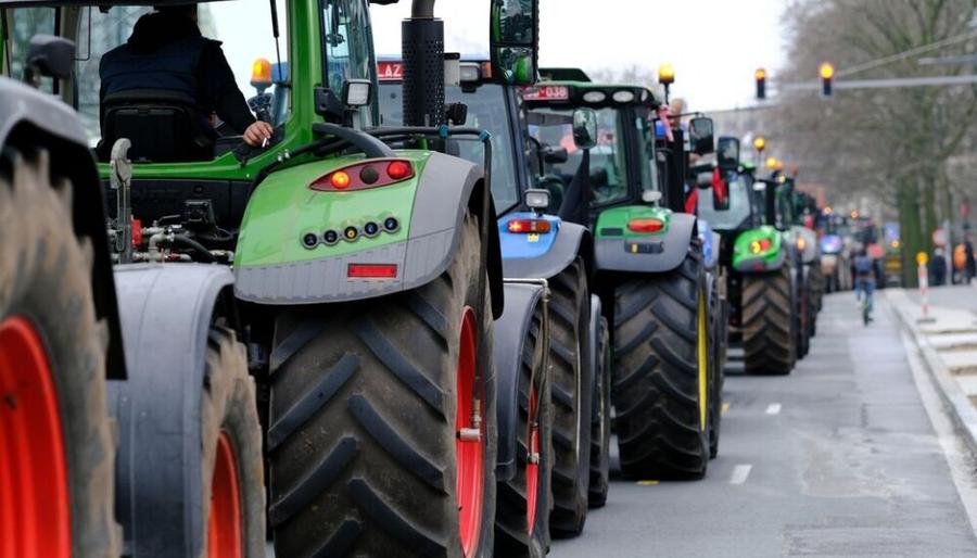 Farmers claim they will meet Macron in Toulouse amid protests