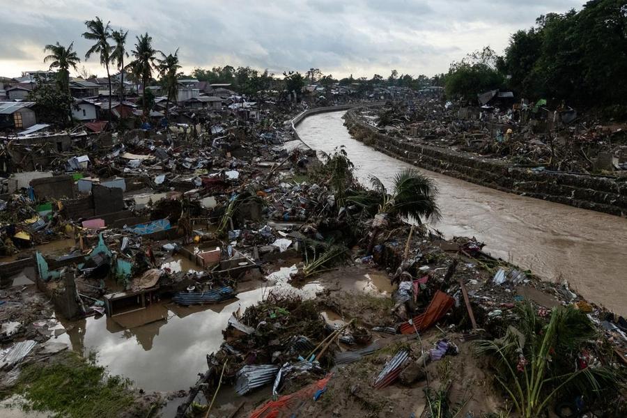 Le typhon Kalmaegi ravage les Philippines et fait plus de 90 victimes