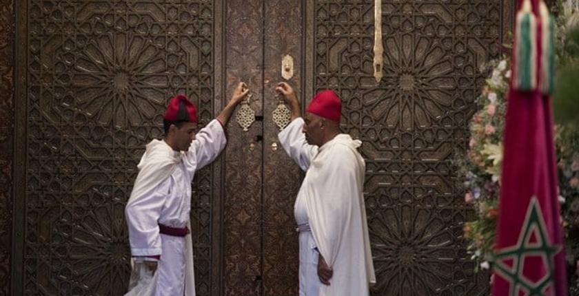 بسبب "كورونا".. مستخدمون في الإقامة الملكية تحت الحجر الصحي 