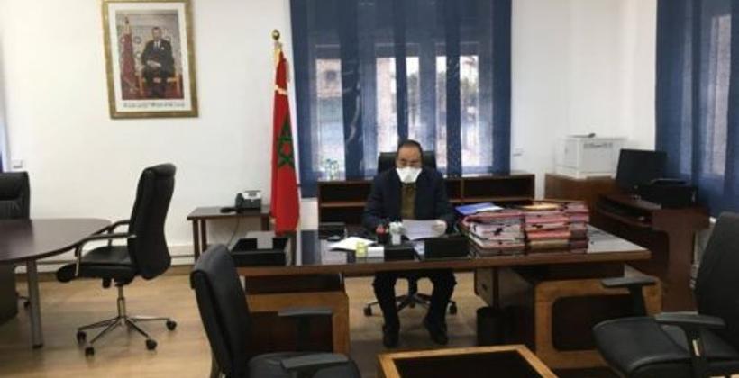 بعد أن شفي من كورونا..عبد القادر اعمارة يظهر بمقر وزارة التجهيز والنقل واللوجيستيك 