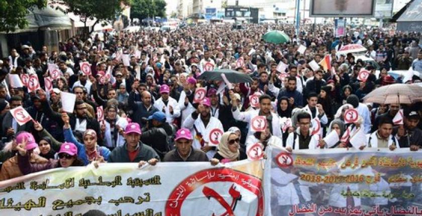 الصحف الوطنية...الأساتذة المتعاقدون يخرجون عشية 20 فبراير...وشبح الاعتقالات يستنفر المصباح