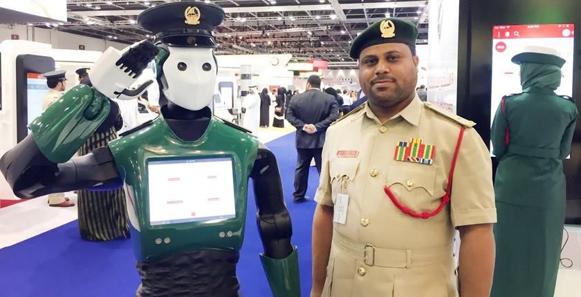 دبي تطلق أول "شرطي" آلي ذكي في العالم