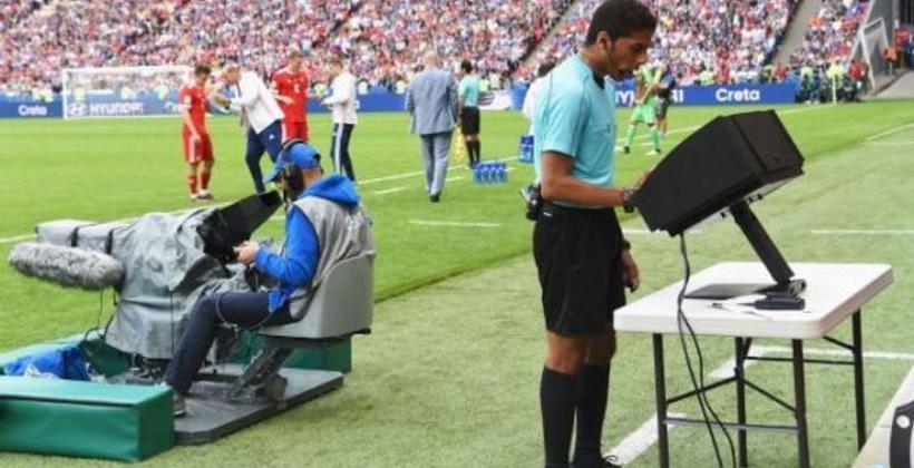 البطولة الوطنية تسجل أول ظهور لـ تقنية "VAR" في دوريات أفريقيا
