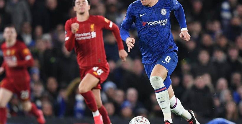 ليفربول يستضيف تشيلسي في قمة الدوري الإنجليزي