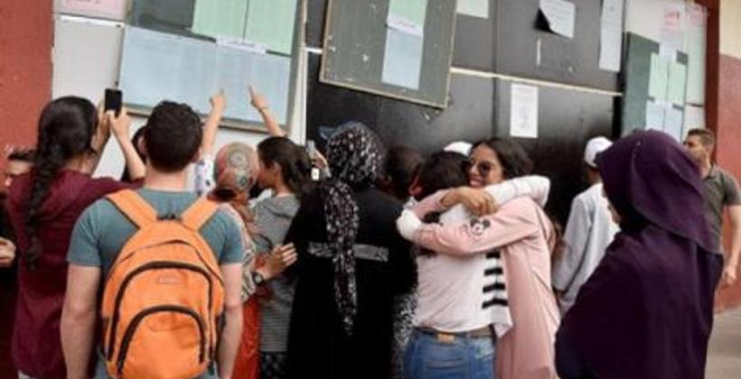 أولياء أمور التلاميذ يستعينون بالمفوضين القضائيين للحصول على شواهد نجاح أبنائهم 