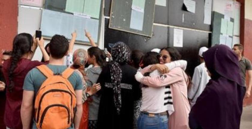 أولياء أمور التلاميذ يستعينون بالمفوضين القضائيين للحصول على شواهد نجاح أبنائهم 