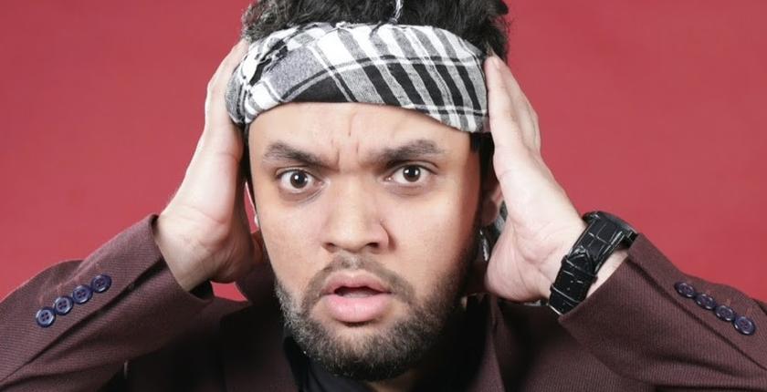 الكوميدي "أسامة رمزي" يروي تفاصيل ليلة "السوداء"  عاشها بسبب قرار منع التنقل