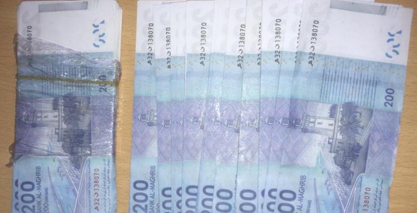 طنجة.. اعتقال 3 أشخاص من أجل النصب باستعمال أوراق مالية مزورة