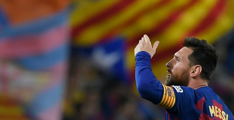 رسميا.. ميسي يقرر البقاء مع برشلونة