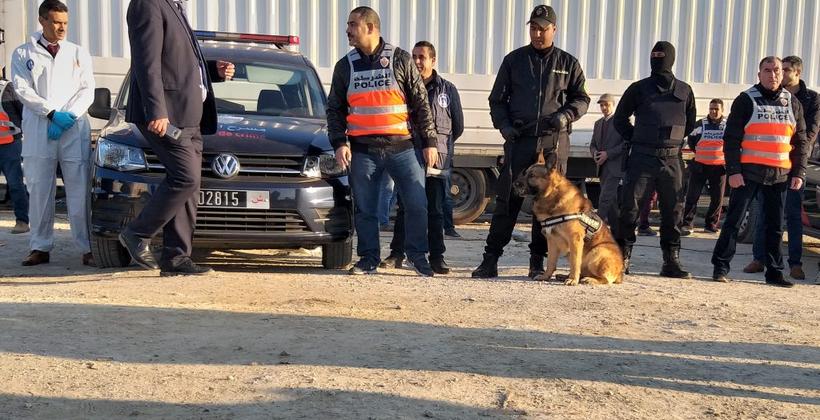الغموض يلف انتحار عميد شرطة داخل سيارته بميناء طنجة