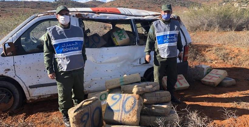 حجز طنين و 443 كلغ من مخدر الشيرا على متن سيارة نفعية بالحسيمة 