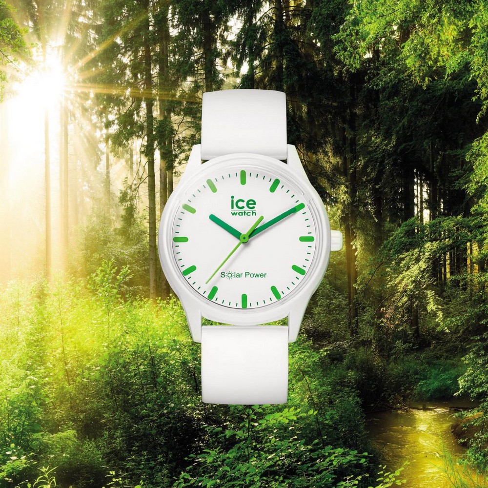Zoom sur la premiere montre green signee ice watch Grazia Maroc