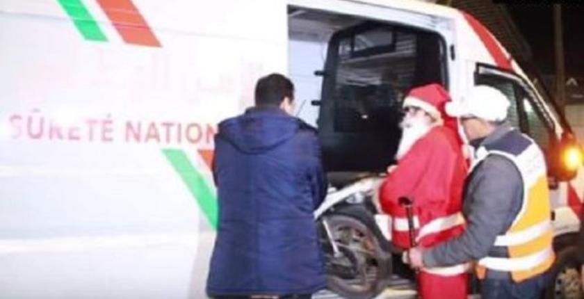 اعتقال بابا نويل في المغرب يوزع "الاكستا"