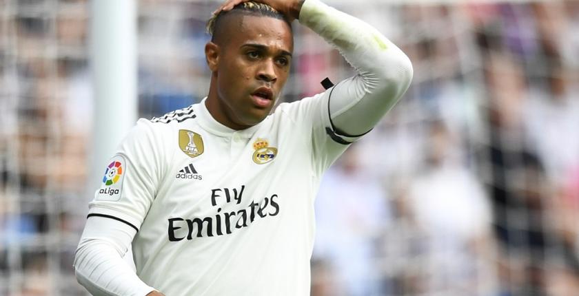 مهاجم ريال مدريد يتعرض لحادث سطو