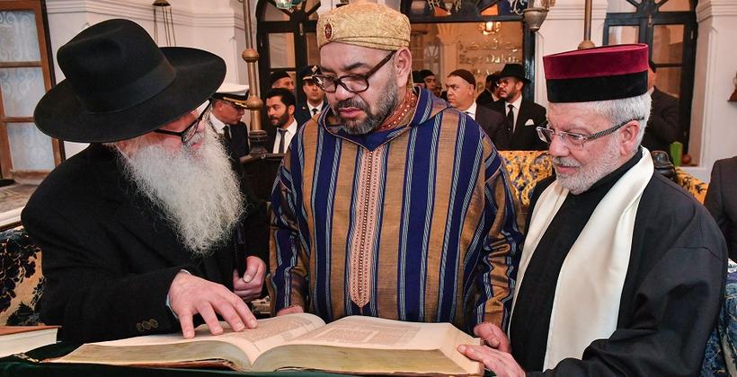 جلالة  الملك يقيم مأدبة عشاء على شرف أعضاء الطائفة اليهودية المغربية