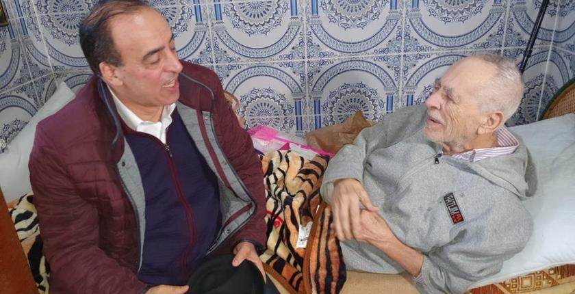إلتفاتة إنسانية...وزير الثقافة يقوم بزيارة تفقدية للفنان محمد خلفي