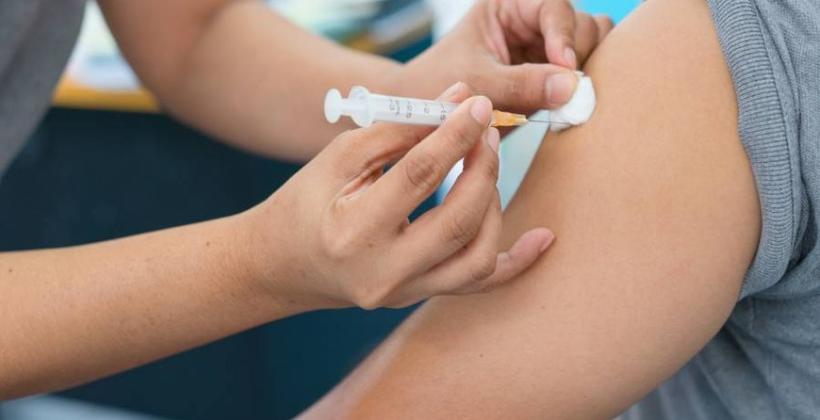 خبير مغربي يكشف حقيقة علاج لقاح الإنفلونزا مرضى "كورونا"