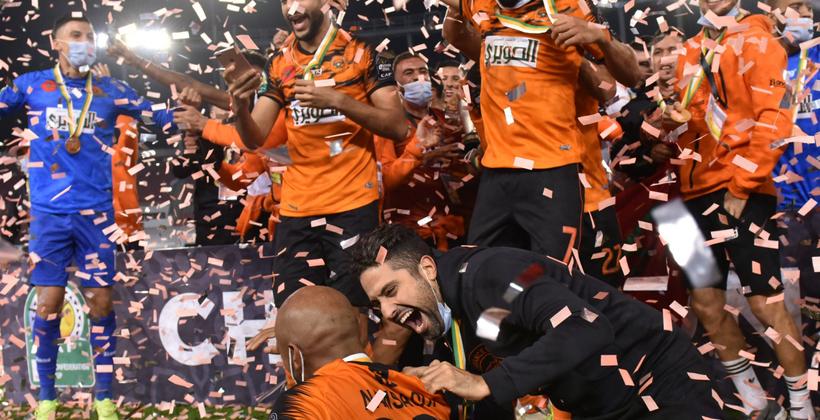 الملك محمد السادس يهنئ أعضاء نادي النهضة البركانية بالتتويج بلقب كأس الكونفدرالية الافريقية