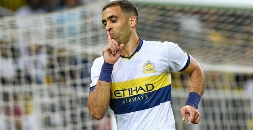 اللاعب المغربي حمد الله يرد على "استفزاز" ماكرون + ألبوم صور