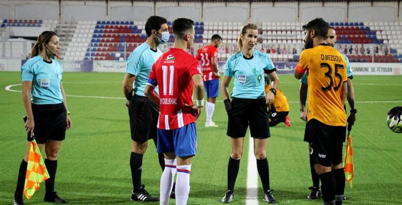 بشرى كربوبي..أول حكمة أنثى تقود مباراة  في البطولة الاحترافية