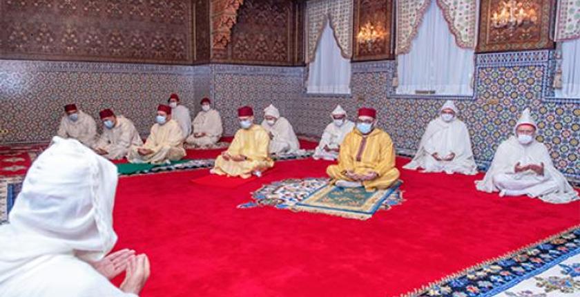 جلالة الملك يؤدي صلاة عيد الفطر المبارك