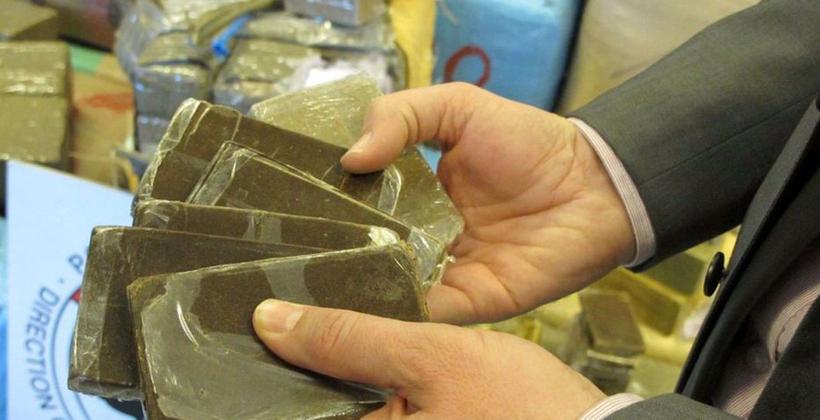 بينهم جمركيان .. الـDST يطيح بـ8 أشخاص بوجدة بتهمة الاتجار في المخدرات
