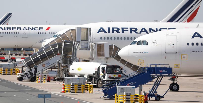 La France lance un plan de sauvetage de l'aéronautique de 15 milliards d'euros