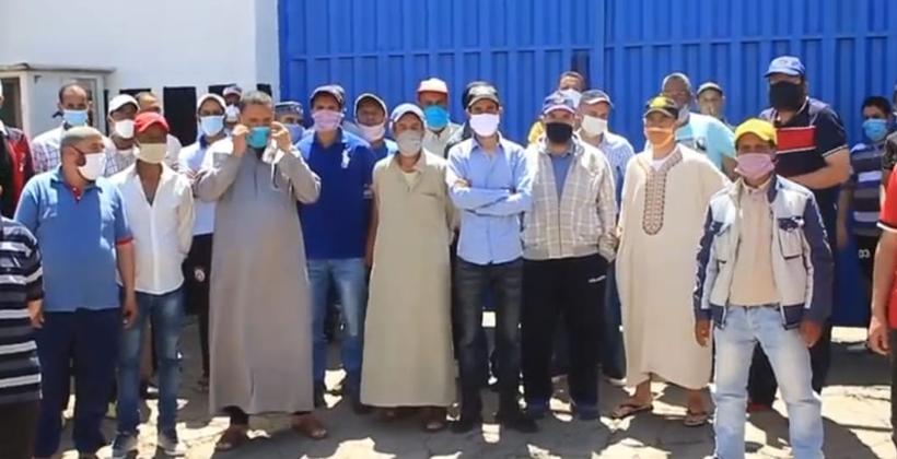 عمال شركة للأحذية يحتجون ضد "الطرد التعسفي" وعدم صرف مستحقاتهم العالقة