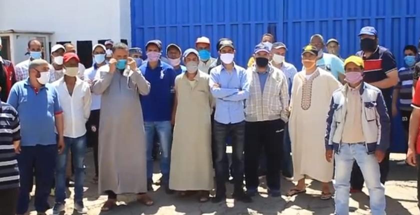 عمال شركة للأحذية يحتجون ضد "الطرد التعسفي" وعدم صرف مستحقاتهم العالقة