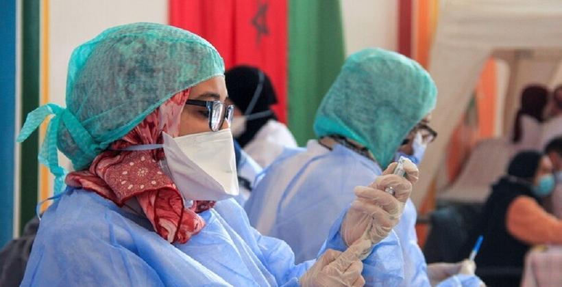 خبير مغربي يحذر غير الملقحين من الموجة الجديدة لـ"كورونا" 