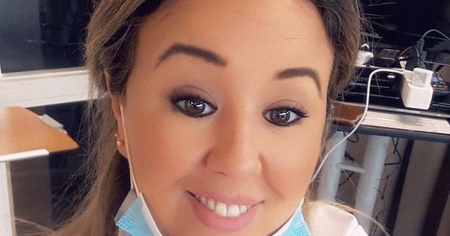 تعرفوا على أول مواطنة مغربية  حصلت على لقاح كورونا + صورة 